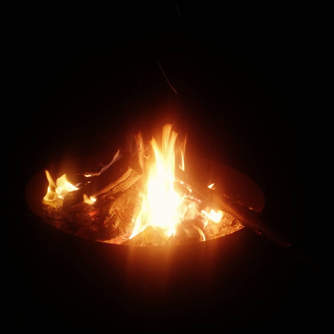 Photo of a campfire.